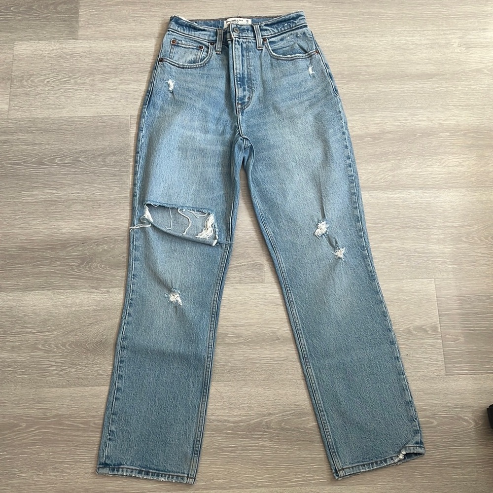 Abercrombie Curve Love Ultra High Rise 90s Straight Jean 26 SHORT